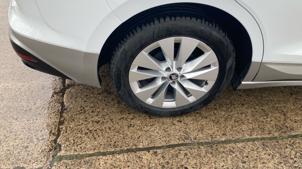Skoda Enyaq 150kW 60 SE L 63kWh 5dr Auto Electric Estate - Image 21