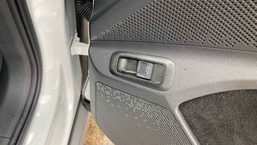 Skoda Enyaq 150kW 60 SE L 63kWh 5dr Auto Electric Estate - Image 28