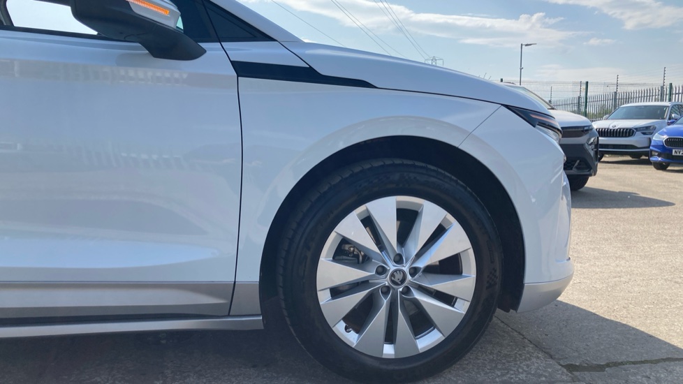 Skoda Enyaq 150kW 60 SE L 63kWh 5dr Auto Electric Estate - Image 5