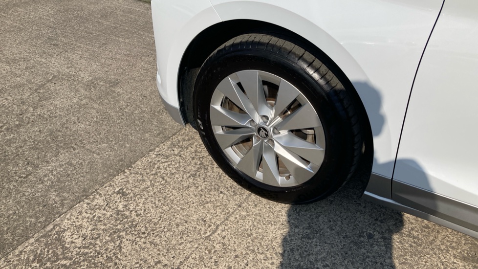 Skoda Enyaq 150kW 60 SE L 63kWh 5dr Auto Electric Estate - Image 23
