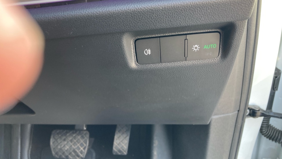 Skoda Enyaq 150kW 60 SE L 63kWh 5dr Auto Electric Estate - Image 29