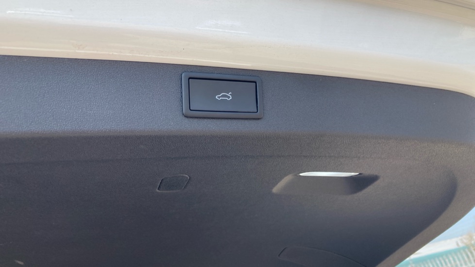 Skoda Enyaq 150kW 60 SE L 63kWh 5dr Auto Electric Estate - Image 43