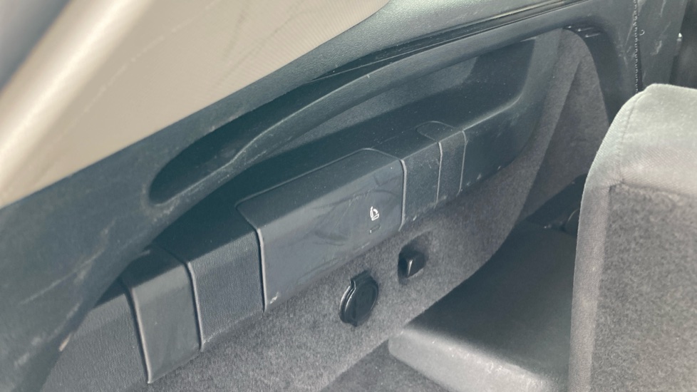 Skoda Kodiaq 2.0 TDI SE 5dr DSG [7 Seat] Diesel Estate - Image 42