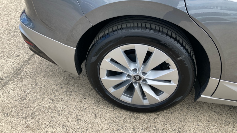 Skoda Enyaq 150kW 60 SE L 63kWh 5dr Auto Electric Estate - Image 21