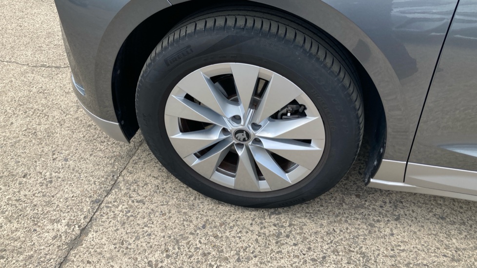 Skoda Enyaq 150kW 60 SE L 63kWh 5dr Auto Electric Estate - Image 23