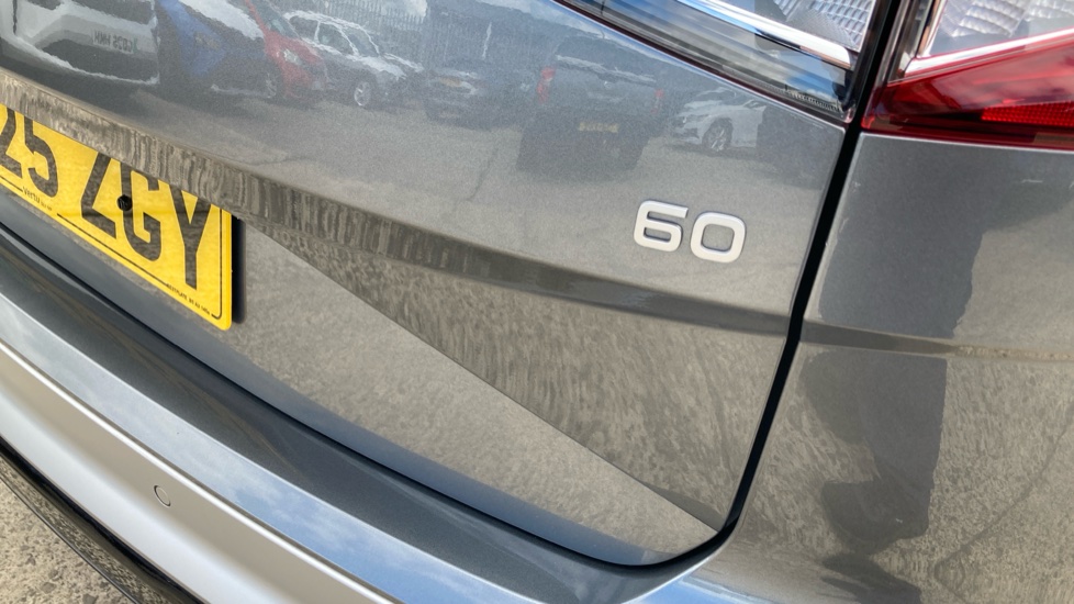 Skoda Enyaq 150kW 60 SE L 63kWh 5dr Auto Electric Estate - Image 40