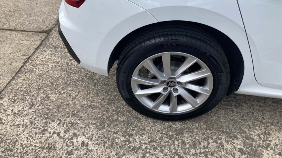 Skoda Kamiq 1.0 TSI 95 SE Edition 5dr Petrol Hatchback - Image 21