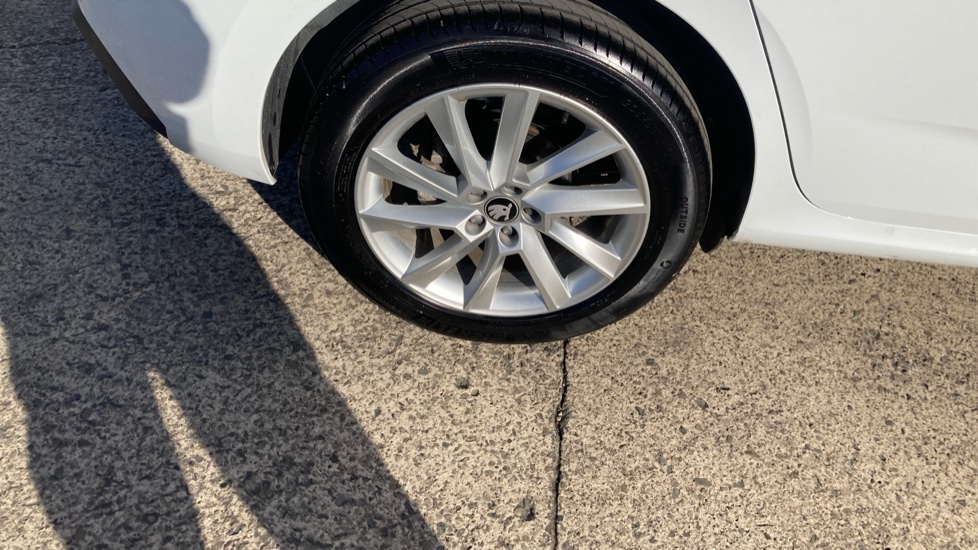 Skoda Kamiq 1.0 TSI SE Edition 5dr DSG Petrol Hatchback - Image 21