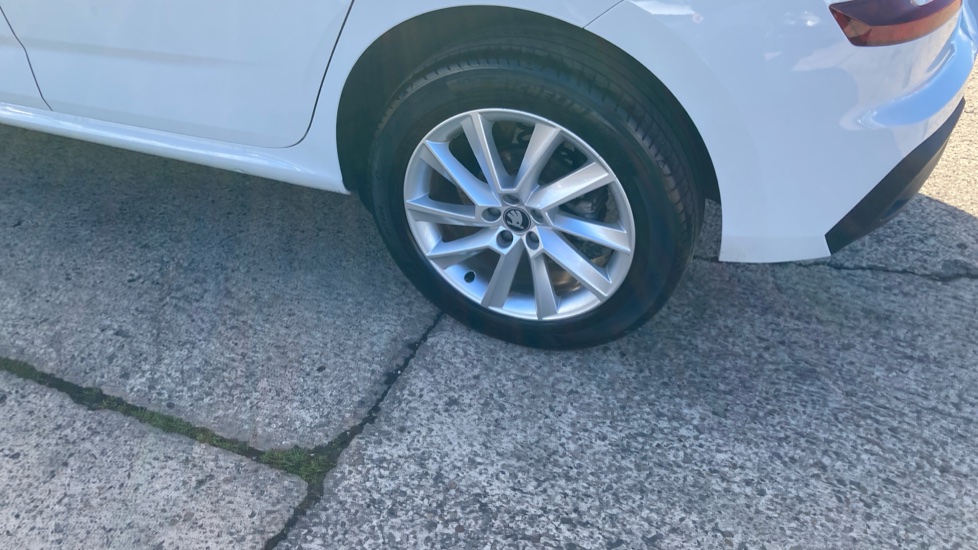 Skoda Kamiq 1.0 TSI SE Edition 5dr DSG Petrol Hatchback - Image 22