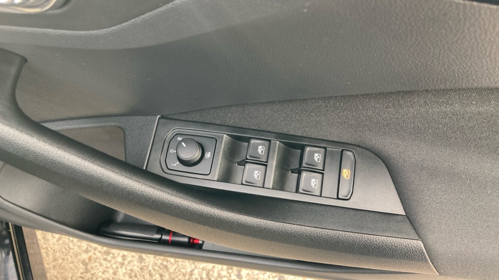 Skoda Kamiq 1.0 TSI SE Edition 5dr DSG Petrol Hatchback - Image 25