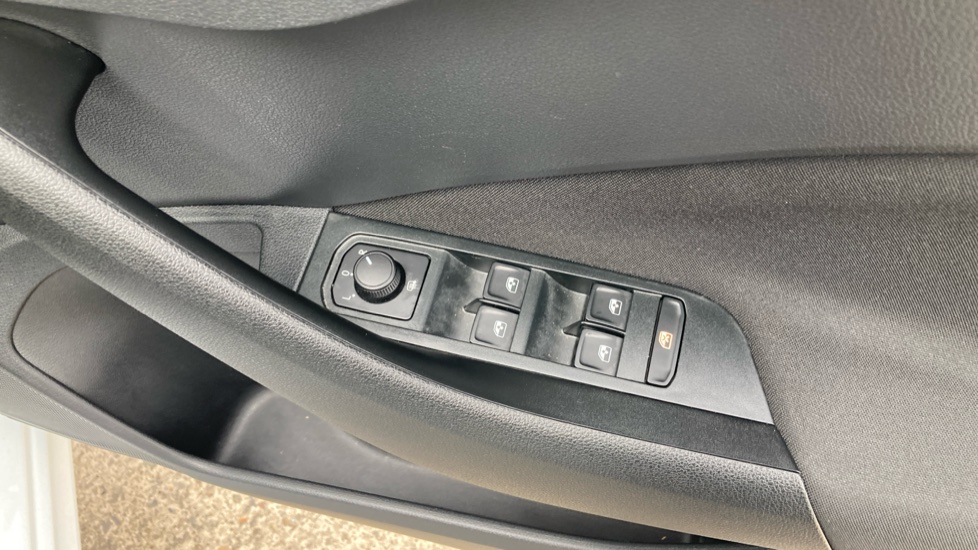 Skoda Kamiq 1.0 TSI SE Edition 5dr DSG Petrol Hatchback - Image 26