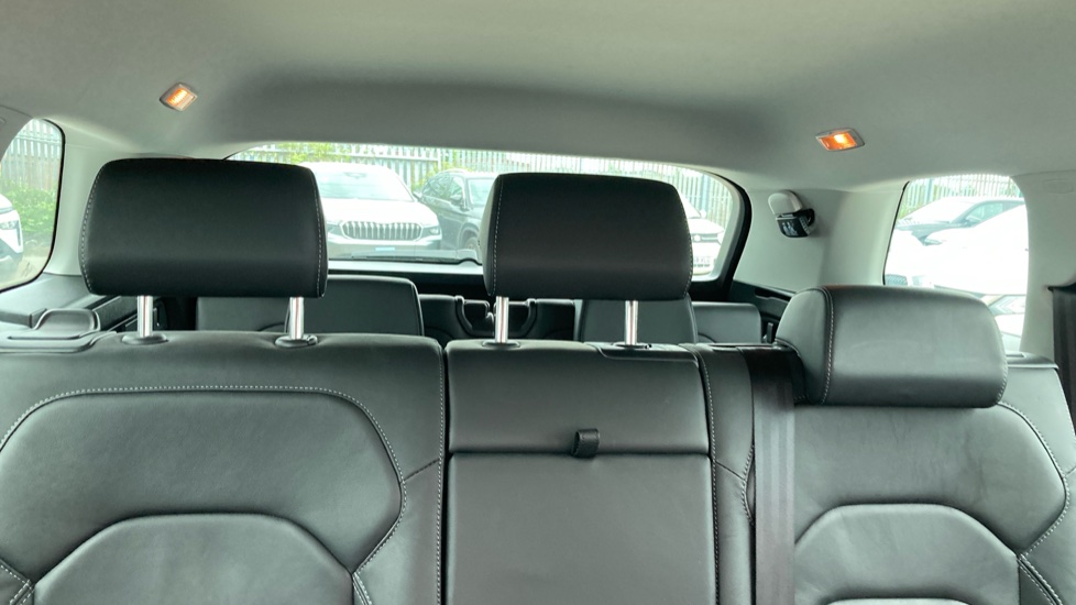 Skoda Kodiaq 1.5 TSI SE L Executive 5dr DSG [7 Seat] Petrol Estate - Image 16