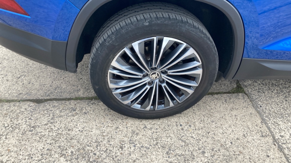 Skoda Kodiaq 1.5 TSI SE L Executive 5dr DSG [7 Seat] Petrol Estate - Image 21