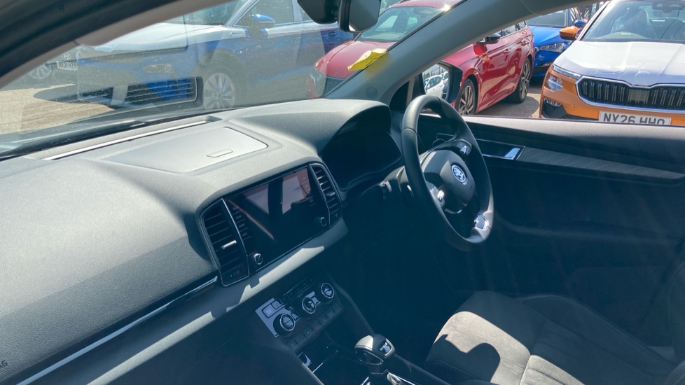 Skoda Karoq 1.5 TSI SE L 5dr DSG Petrol Estate - Image 2