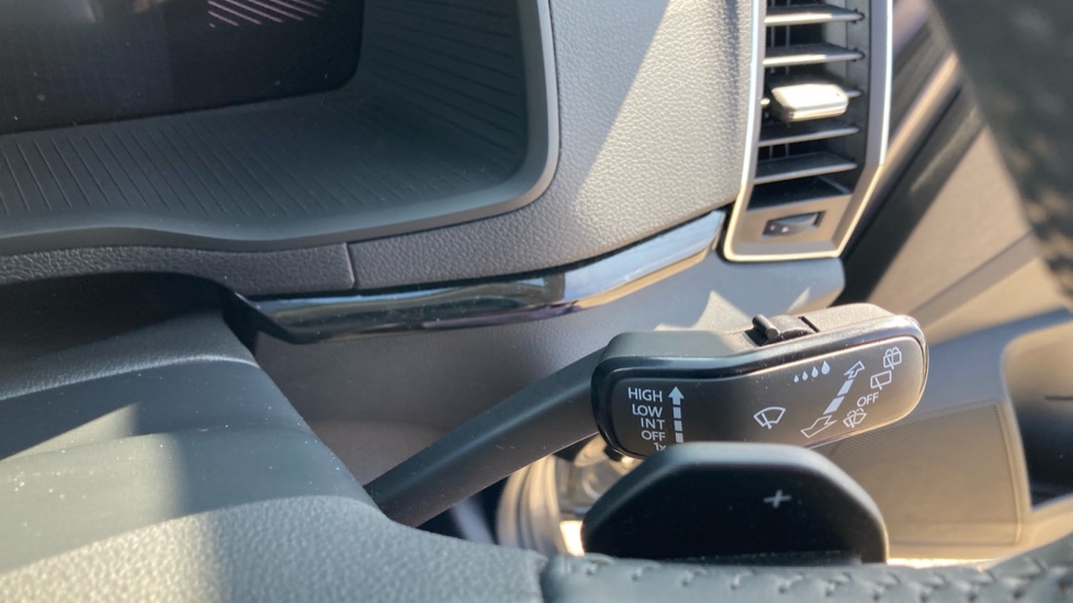 Skoda Karoq 1.5 TSI SE L 5dr DSG Petrol Estate - Image 28