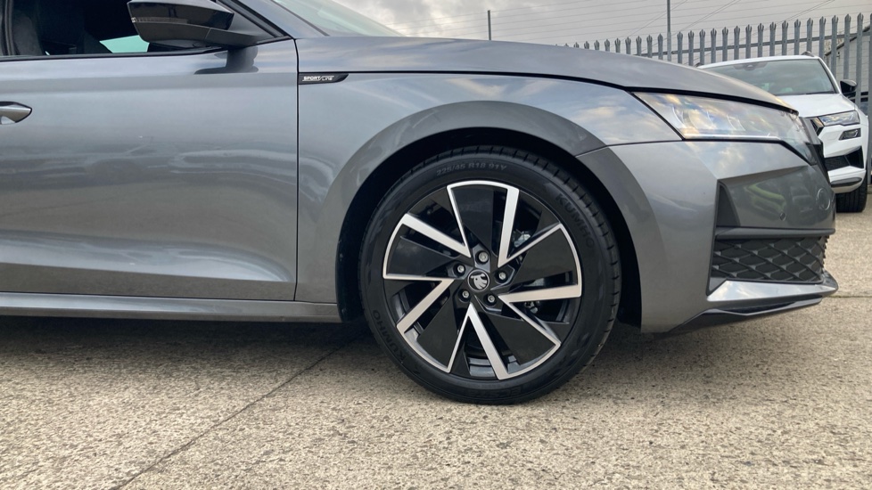 Skoda Octavia 1.5 TSI e-TEC 150 Sportline 5dr DSG Petrol Estate - Image 5