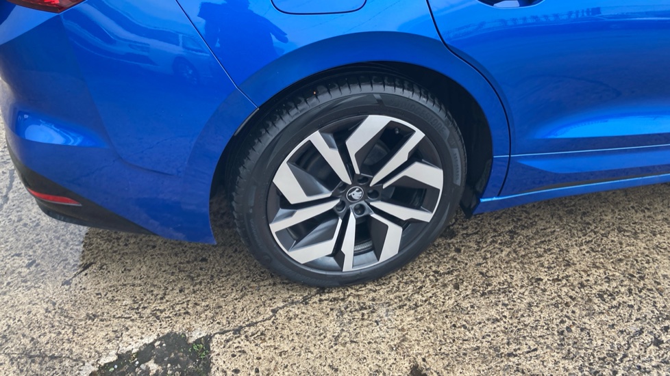 Skoda Enyaq 210kW 85x Sportline 82kWh 4x4 5dr Auto Electric - Image 21