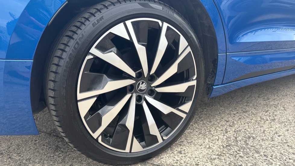 Skoda Enyaq 210kW 85 Sportline 82kWh 5dr Auto Electric Estate - Image 21