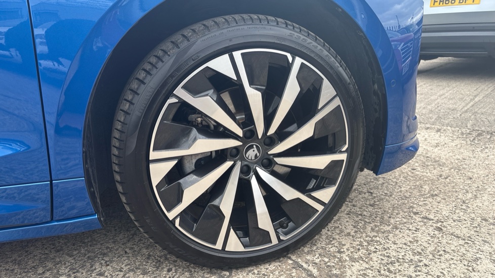 Skoda Enyaq 210kW 85 Sportline 82kWh 5dr Auto Electric Estate - Image 22