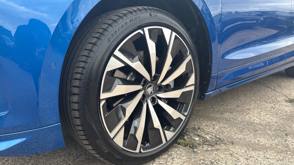 Skoda Enyaq 210kW 85 Sportline 82kWh 5dr Auto Electric Estate - Image 23