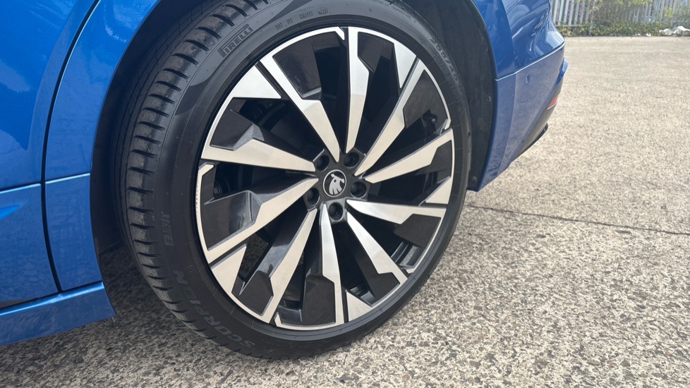 Skoda Enyaq 210kW 85 Sportline 82kWh 5dr Auto Electric Estate - Image 24
