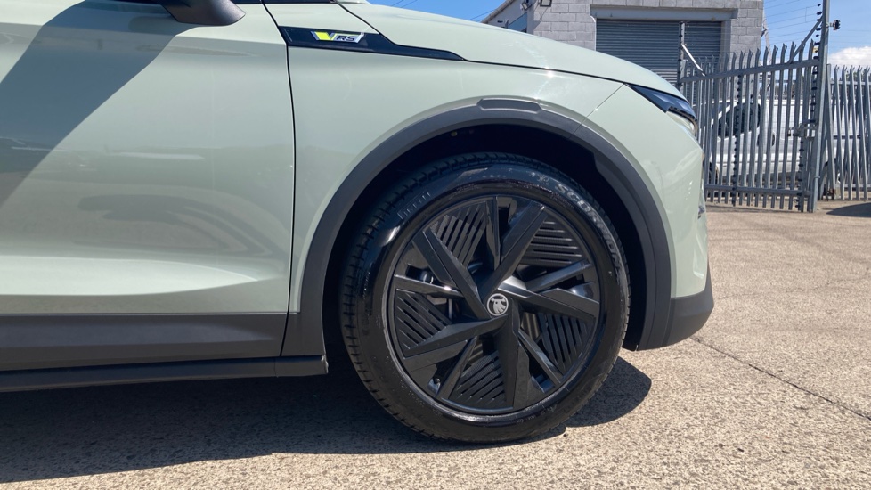 Skoda Elroq 250kW vRS 84kWh 4x4 5dr Auto Electric Estate - Image 5