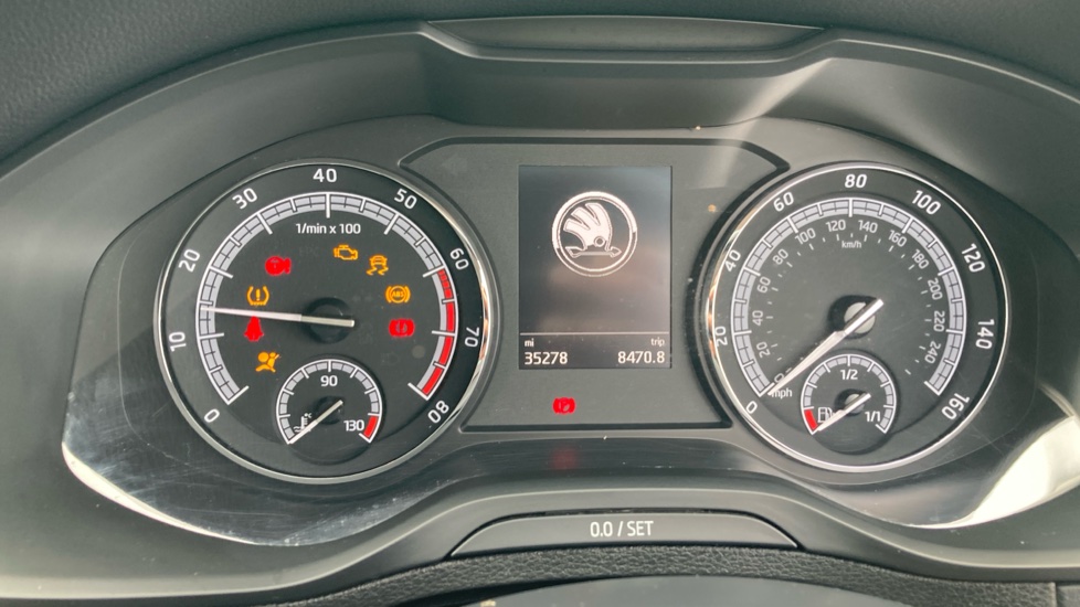 Skoda Karoq 1.5 TSI SE 5dr Petrol Estate - Image 11