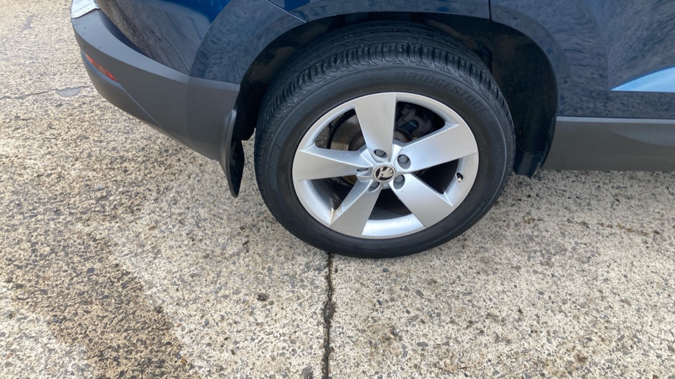 Skoda Karoq 1.5 TSI SE 5dr Petrol Estate - Image 21