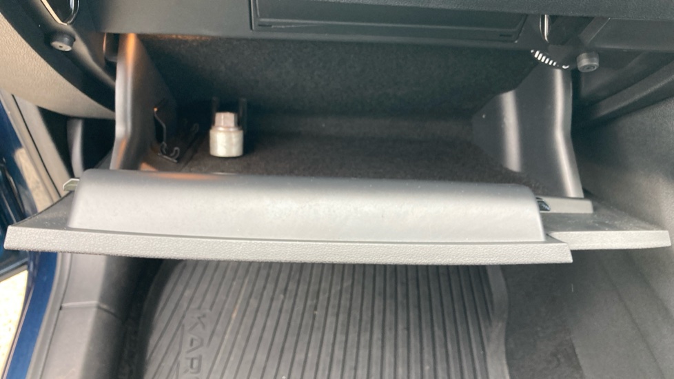 Skoda Karoq 1.5 TSI SE 5dr Petrol Estate - Image 44