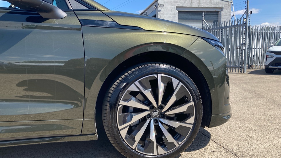 Skoda Enyaq 210kW 85x Sportline 82kWh 4x4 5dr Auto Electric Estate - Image 5