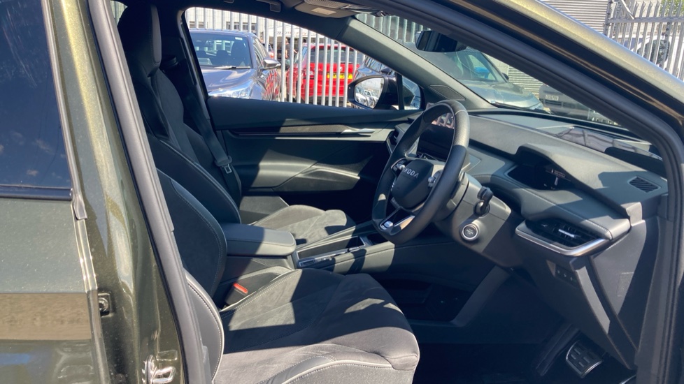 Skoda Enyaq 210kW 85x Sportline 82kWh 4x4 5dr Auto Electric Estate - Image 15
