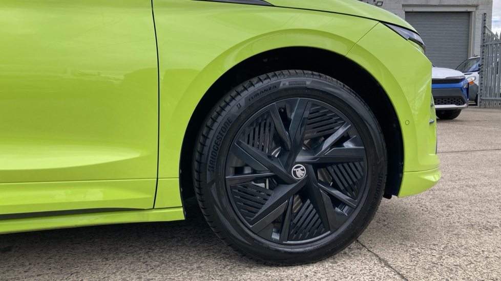 Skoda Enyaq 250kW vRS 84kWh 4x4 5dr Auto Electric - Image 5