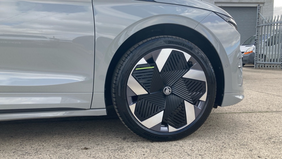 Skoda Enyaq 250kW vRS 84kWh 4x4 5dr Auto Electric - Image 5