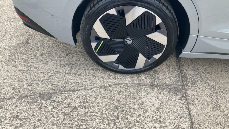 Skoda Enyaq 250kW vRS 84kWh 4x4 5dr Auto Electric - Image 21