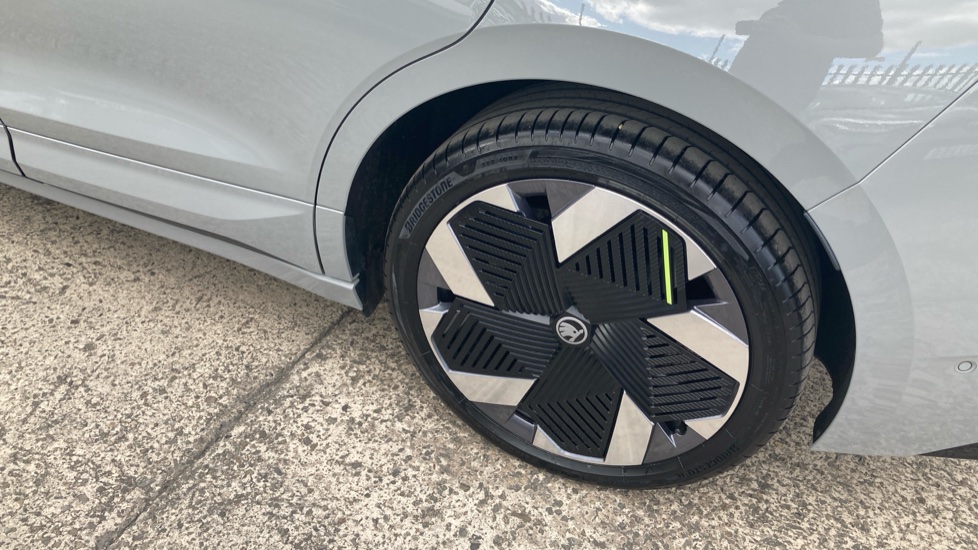 Skoda Enyaq 250kW vRS 84kWh 4x4 5dr Auto Electric - Image 22