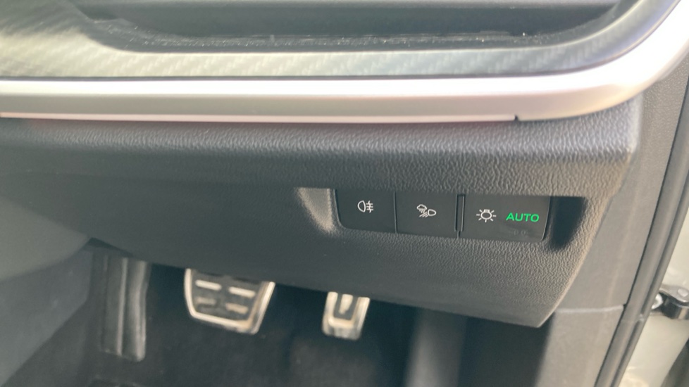 Skoda Enyaq 250kW vRS 84kWh 4x4 5dr Auto Electric - Image 32