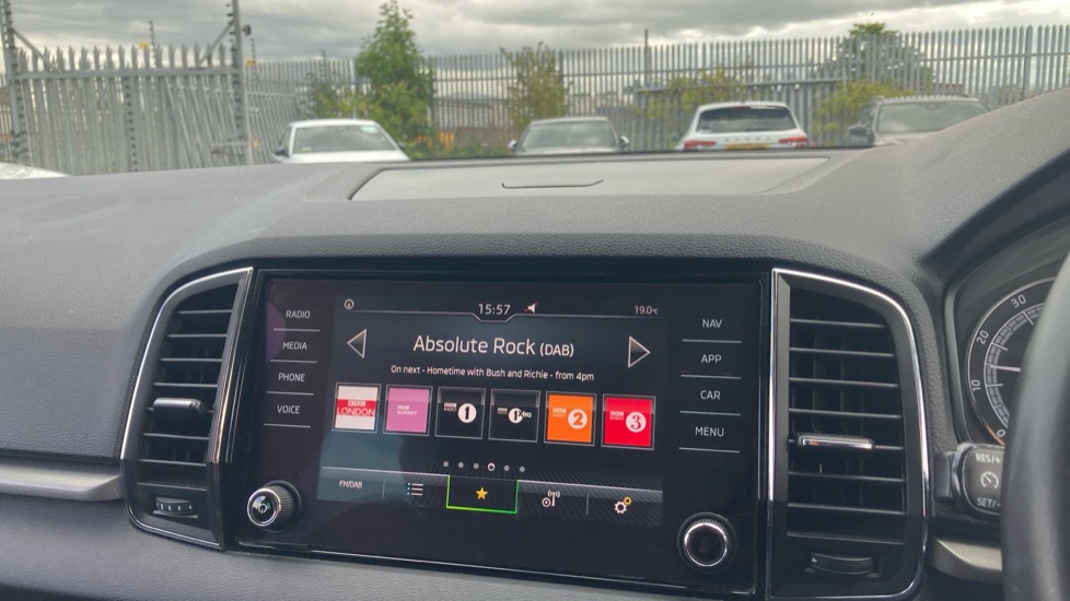 Skoda Karoq 1.5 TSI SE 5dr DSG Petrol Estate - Image 12