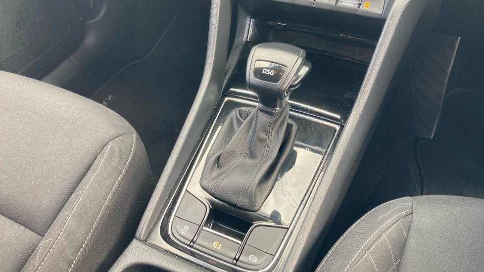 Skoda Karoq 1.5 TSI SE 5dr DSG Petrol Estate - Image 14
