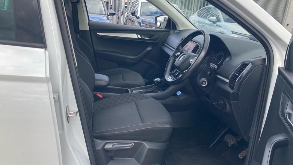 Skoda Karoq 1.5 TSI SE 5dr DSG Petrol Estate - Image 15