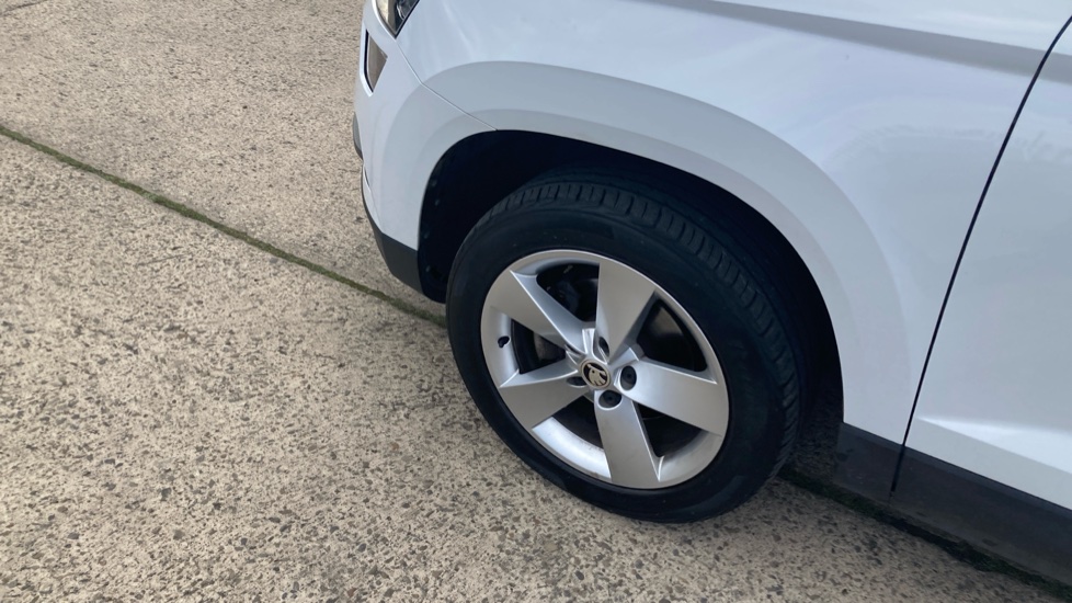 Skoda Karoq 1.5 TSI SE 5dr DSG Petrol Estate - Image 23