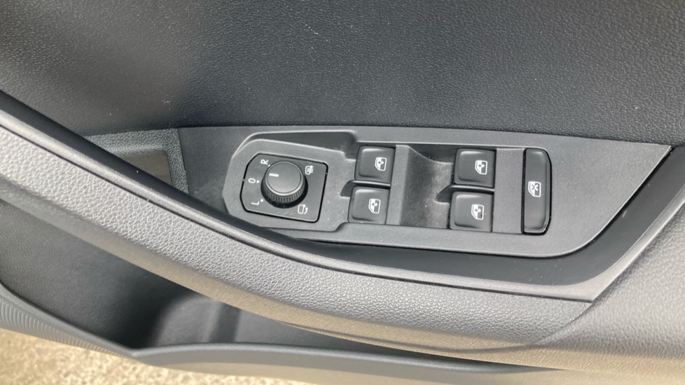 Skoda Karoq 1.5 TSI SE L 5dr Petrol Estate - Image 26