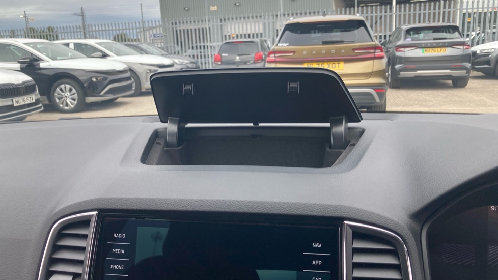 Skoda Karoq 1.5 TSI SE L 5dr Petrol Estate - Image 31