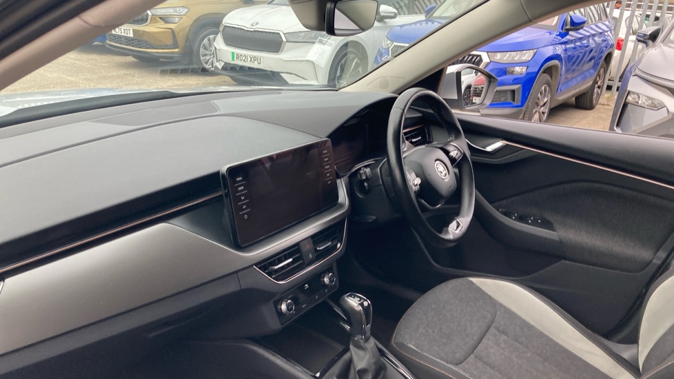 Skoda Kamiq 1.5 TSI SE L 5dr DSG Petrol Hatchback - Image 2