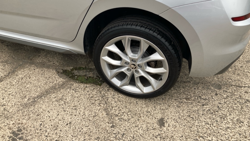 Skoda Kamiq 1.5 TSI SE L 5dr DSG Petrol Hatchback - Image 22
