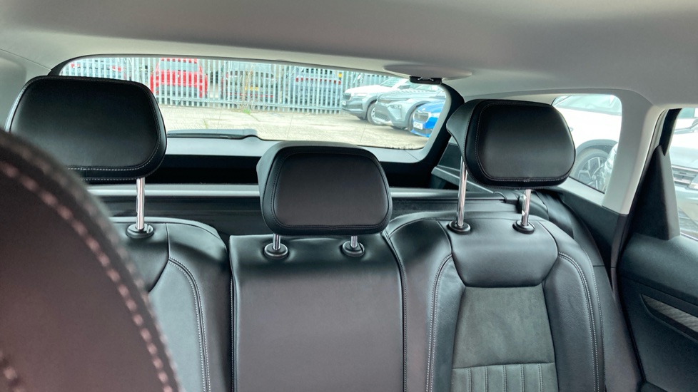 Skoda Karoq 1.5 TSI SE L 5dr Petrol Estate - Image 16