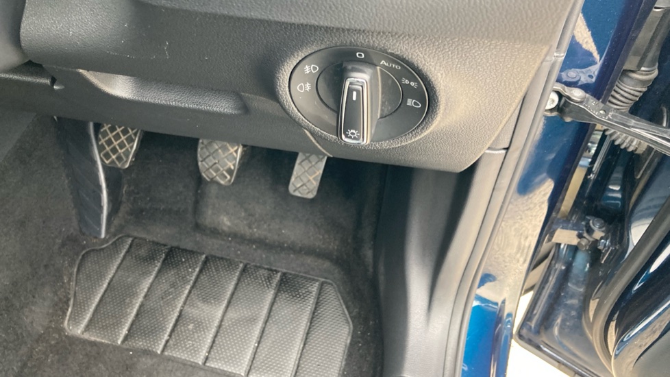 Skoda Karoq 1.5 TSI SE L 5dr Petrol Estate - Image 28