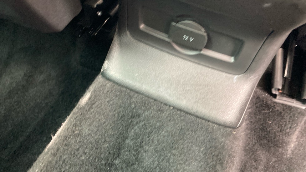 Skoda Karoq 1.5 TSI SE L 5dr Petrol Estate - Image 39