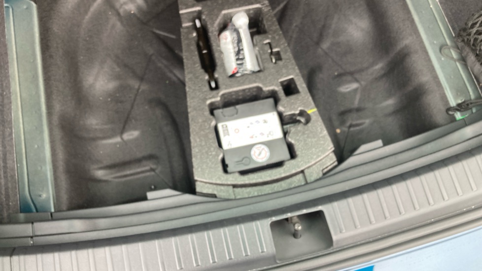 Skoda Karoq 1.5 TSI SE L 5dr Petrol Estate - Image 44