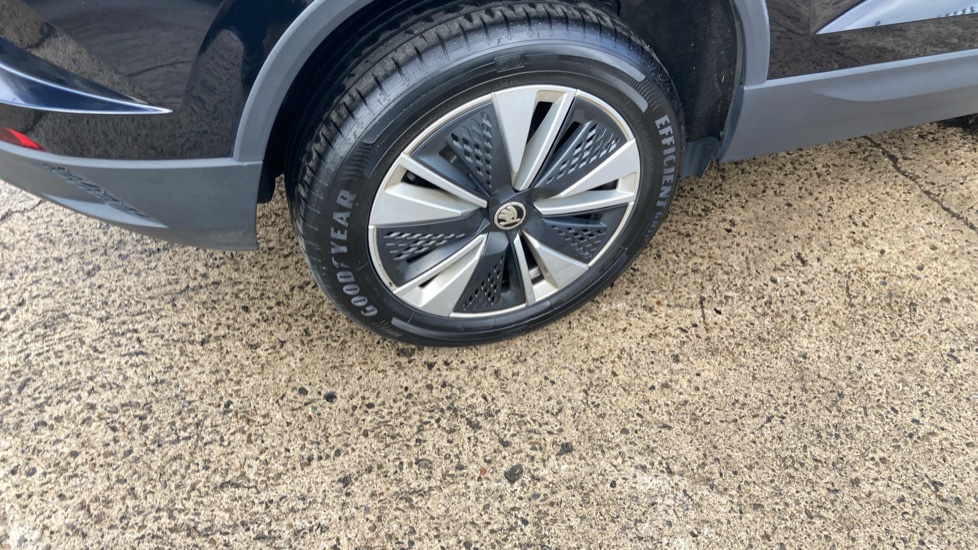 Skoda Karoq 1.0 TSI SE Drive 5dr Petrol Estate - Image 21