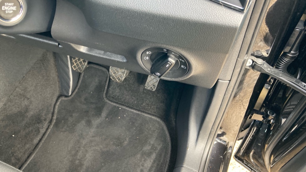 Skoda Karoq 1.0 TSI SE Drive 5dr Petrol Estate - Image 26